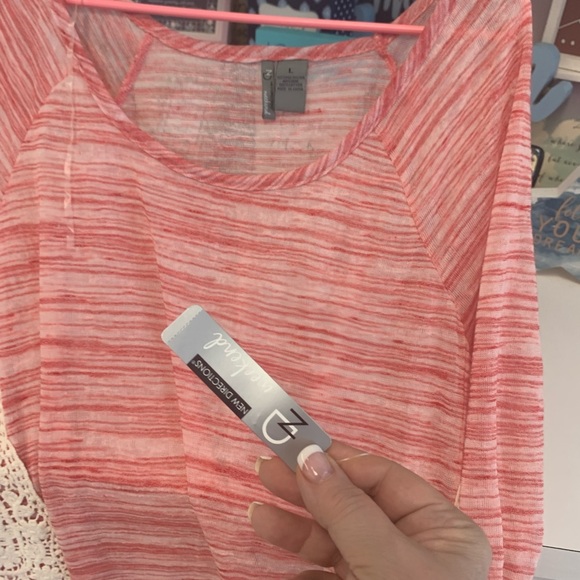 5 for $25- New Directions Pink and White Top size Large - Picture 4 of 15